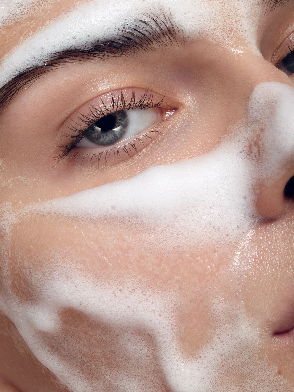 Guía Glass Skin: Pasos y Tratamientos para una Piel de Porcelana